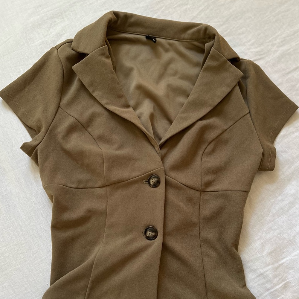 Cider V-Neck Ruched Ruffled Tie Front Blouse - Picture 3 of 5